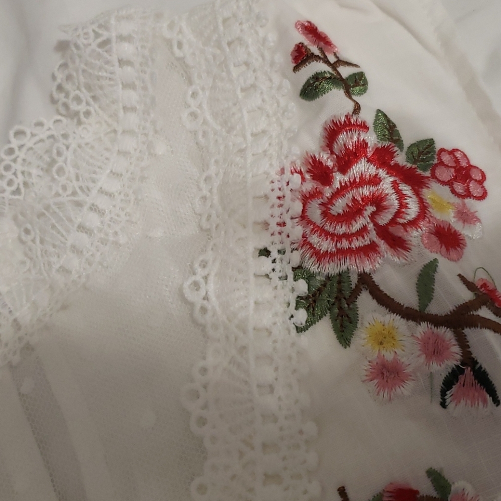 🔥New boutique embroidered babydoll top - Picture 7 of 13